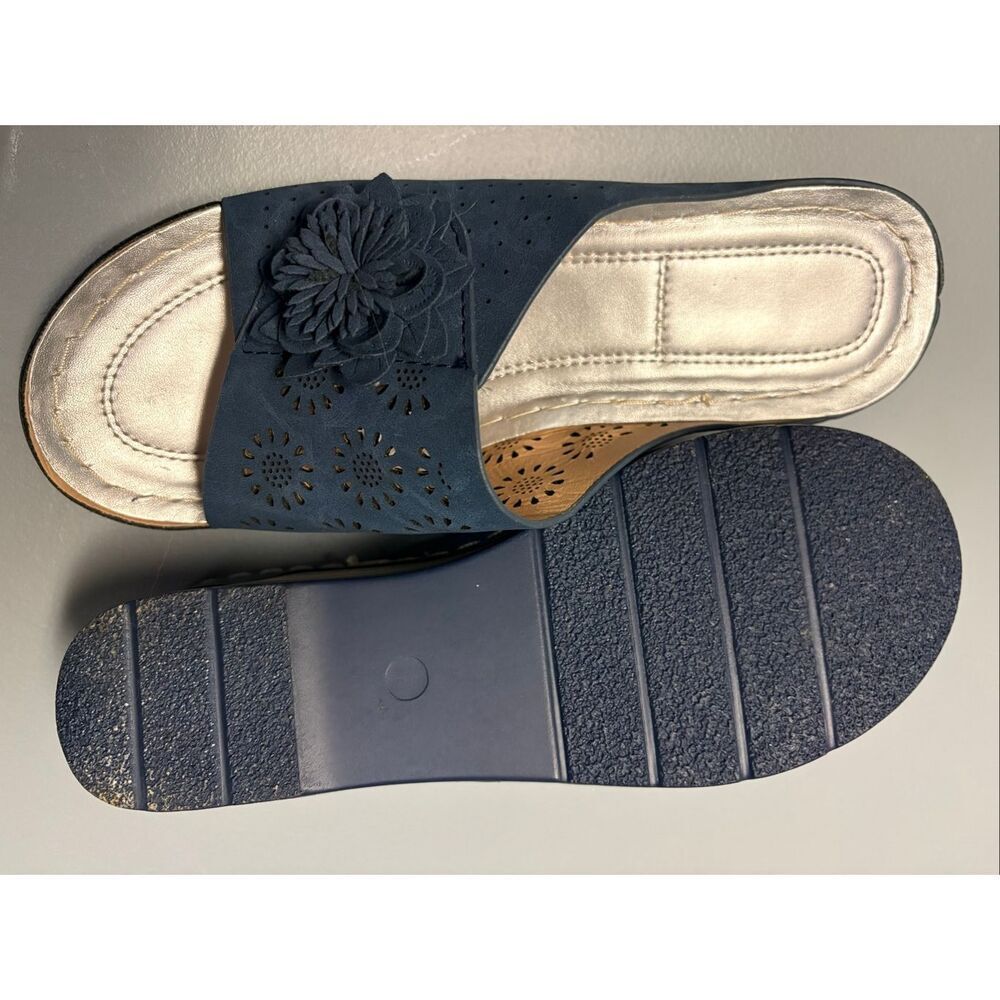 Faux suede leather blue flower sandals size 7.5 - Picture 2 of 7